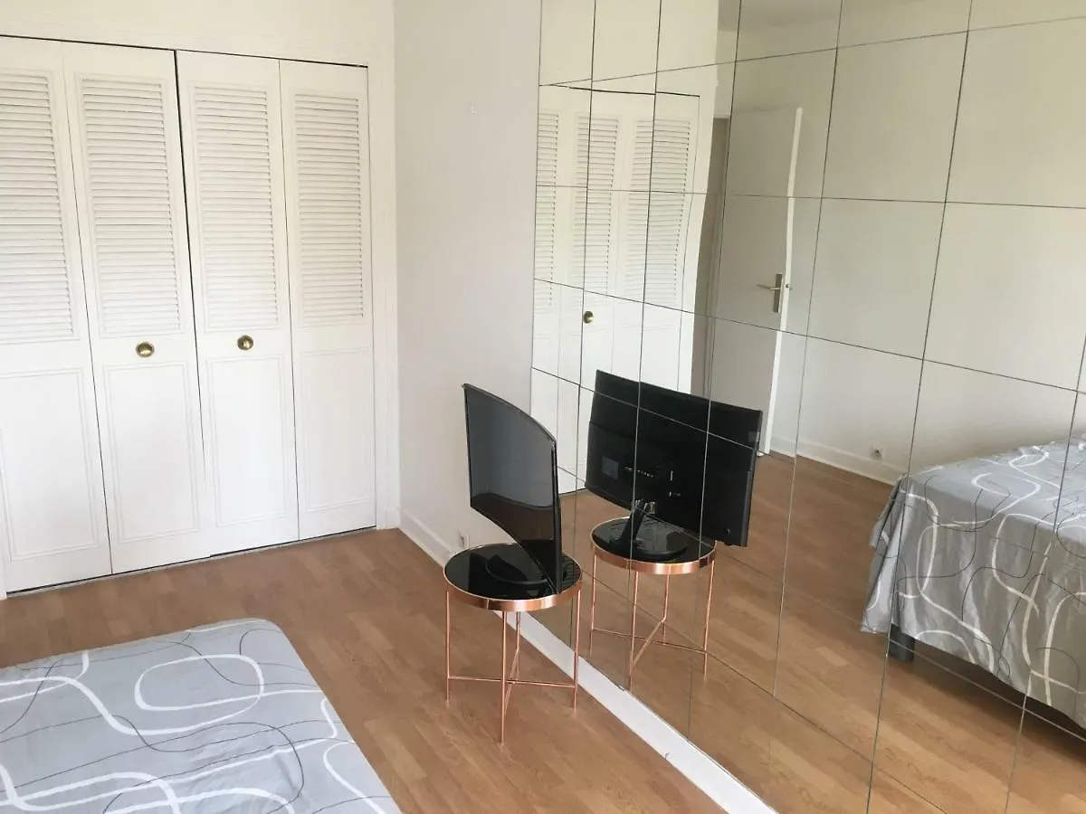 Apartment Rue De La Pompe Paris