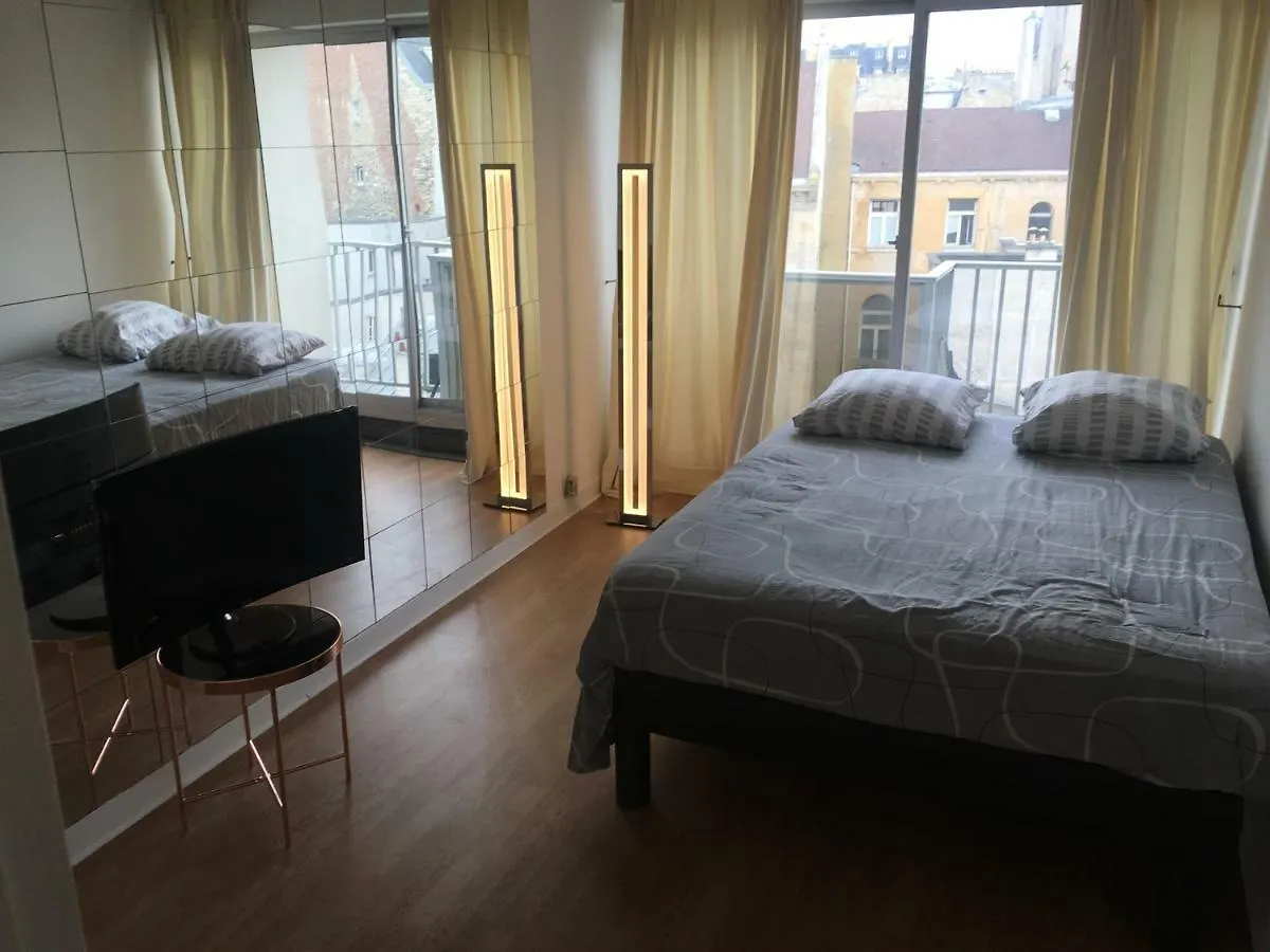 Apartment Rue De La Pompe Paris France