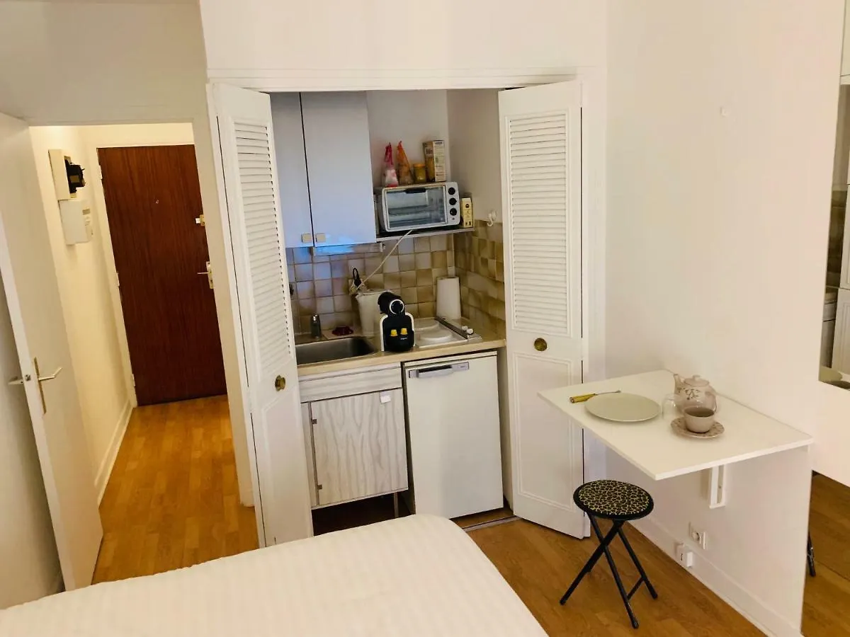 Apartment Rue De La Pompe Paris